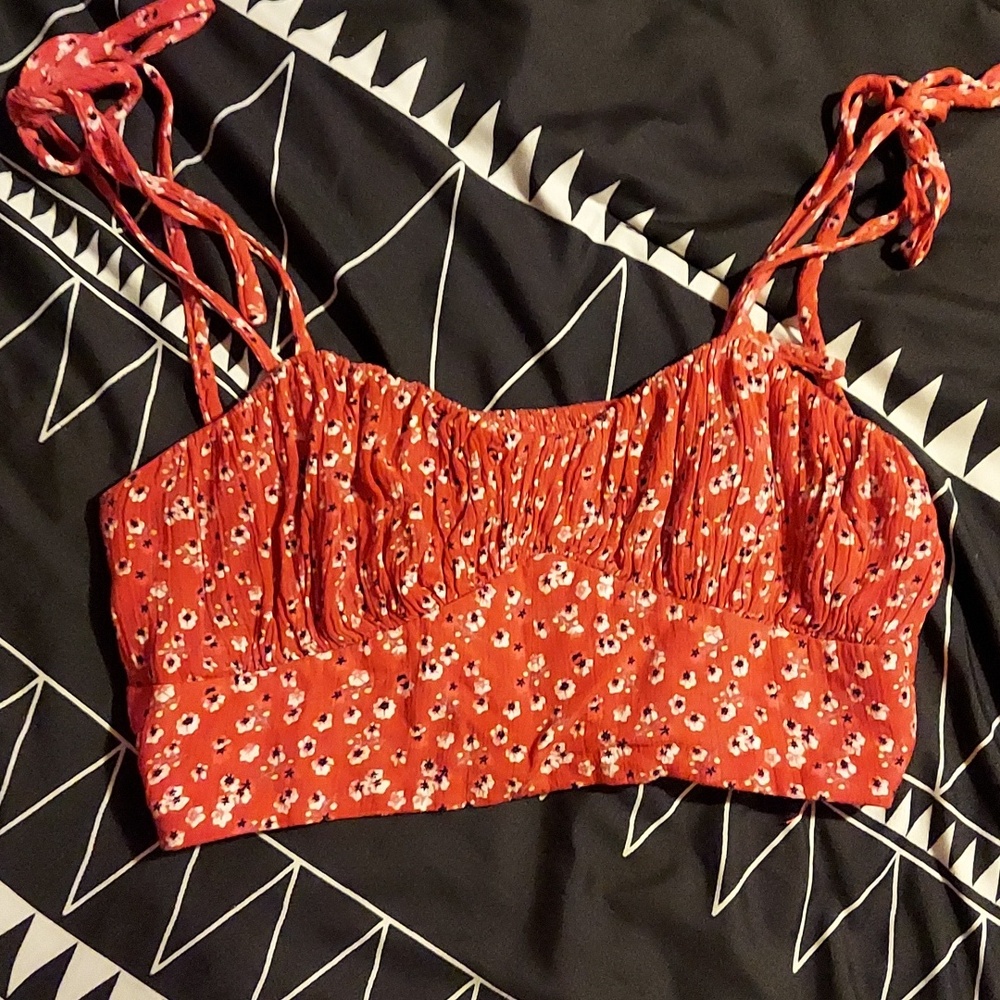 S pink crop top